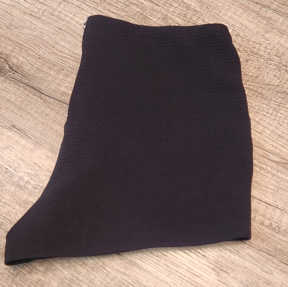 🏷 Black Hot Shorts Junior's Size Large - Picture 4 of 6
